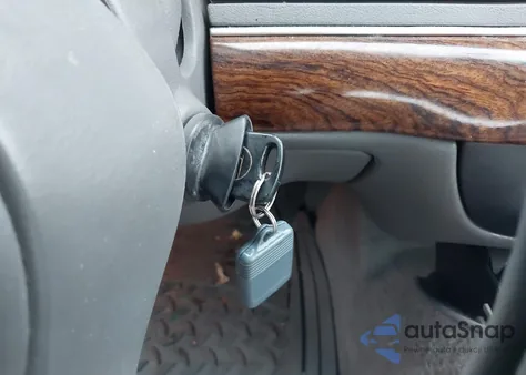 1999 Mercury Grand Marquis Gs из США, поврежденный, VIN 2MEFM74W2XX735580